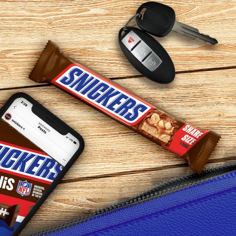 SNICKERS Milk Chocolate Candy Bar Sharing Size, 3.29 oz