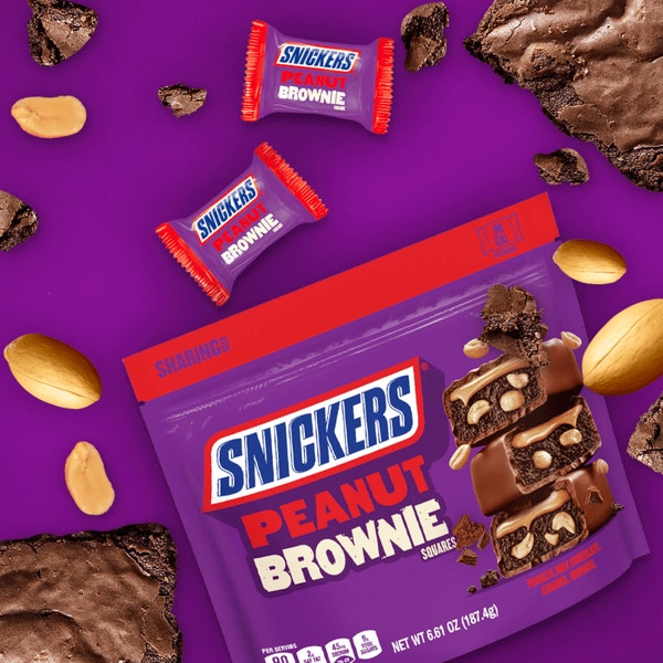 SNICKERS Peanut Brownie Squares Fun Size Chocolate Candy Bars Sharing Size Bag, 6.61 oz