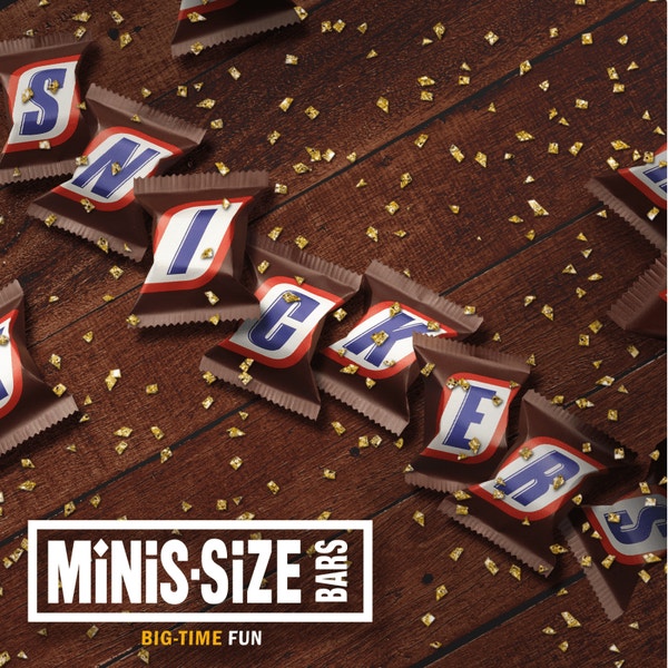 SNICKERS Minis Size Chocolate Candy Bars Family Size Bag, 18 oz