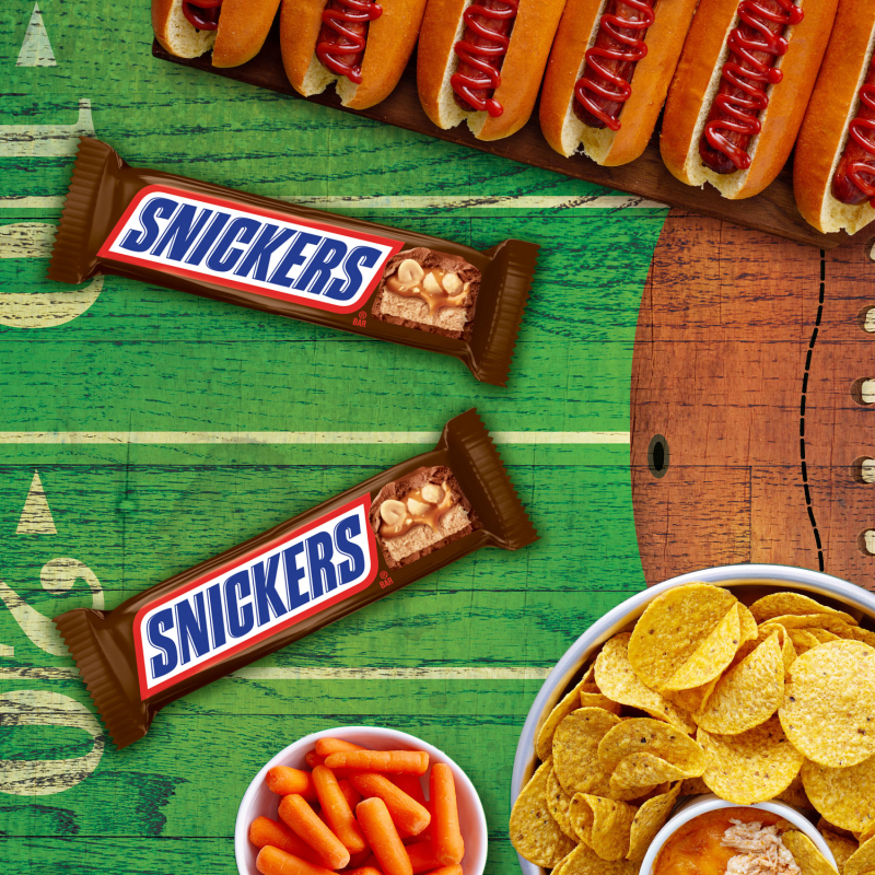 SNICKERS Full Size Chocolate Candy Bars Bag, 11.16 oz