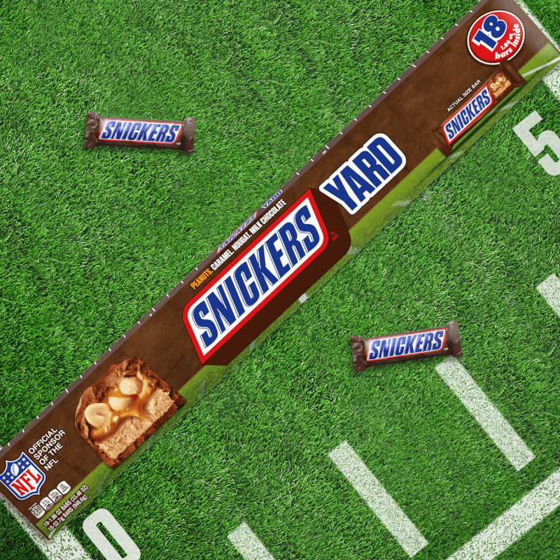 SNICKERS Yard Individually Wrapped Milk Chocolate Christmas Candy Bars, 18 Ct
