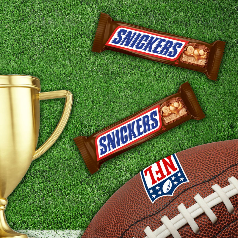 SNICKERS Full Size Chocolate Candy Bars Bag, 11.16 oz